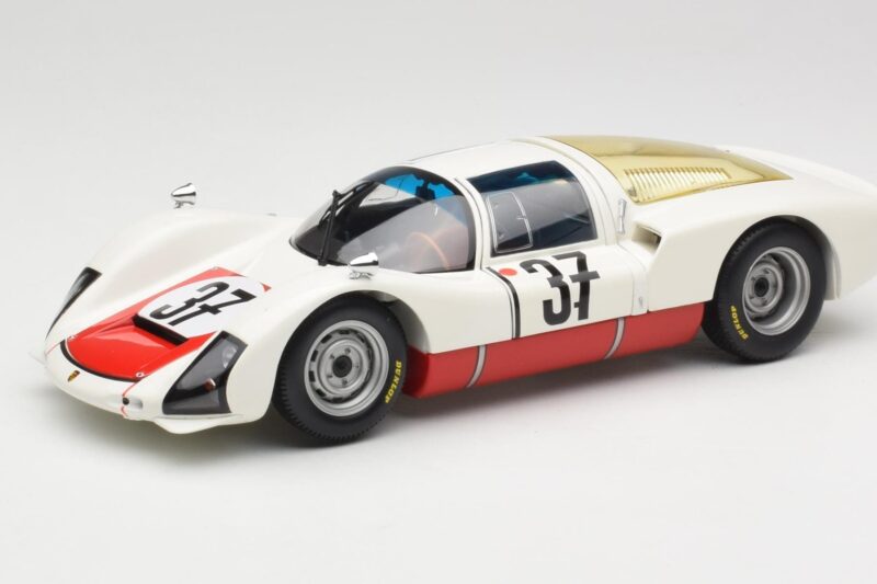 Porsche 906 K #37 V. Elford / B. Pon Porsche System 24 Hours of Le Mans 1967 Minichamps 1:18 100676137 Metaal