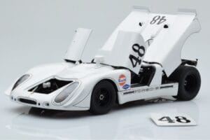 Porsche 908/02 #48 S. McQueen / P. Revson 12 Hours of Sebring 2nd Place Post Race Version 1970 AUTOart 1:18 87072 Metaal — afbeelding 2 van 8