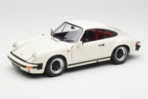 Porsche 911 930 Carrera 3.2 Grand Prix White Minichamps 1:18 100063024 Metaal
