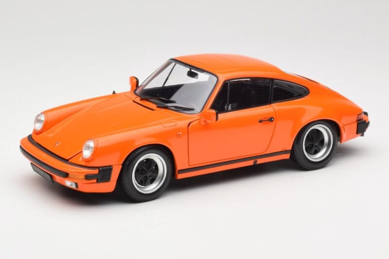 Porsche 911 930 Carrera 3.2 Signal Orange Minichamps 1:18 100063025 Metaal