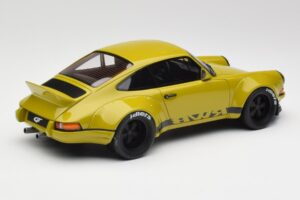 Porsche 911 930 RWB Classic Khaki GT Spirit 1:18 GT120 Hars — afbeelding 2 van 6