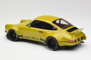 Porsche 911 930 RWB Classic Khaki GT Spirit 1:18 GT120 Hars — afbeelding 5 van 6