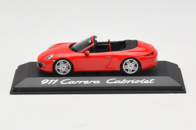 Porsche 911 991 Carrera Cabriolet Rood Minichamps 1:43 Porsche 911 991 Carrera Cabriolet Rood Minichamps 1:43 WAP0200120C Metaal
