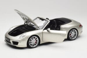 Porsche 911 991 Carrera S Cabriolet GT Zilver Metallic Minichamps 1:18 100061030 Metaal — afbeelding 2 van 8