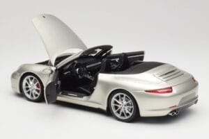 Porsche 911 991 Carrera S Cabriolet GT Zilver Metallic Minichamps 1:18 100061030 Metaal — afbeelding 5 van 8
