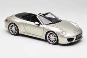 Porsche 911 991 Carrera S Cabriolet GT Zilver Metallic Minichamps 1:18 100061030 Metaal — afbeelding 6 van 8