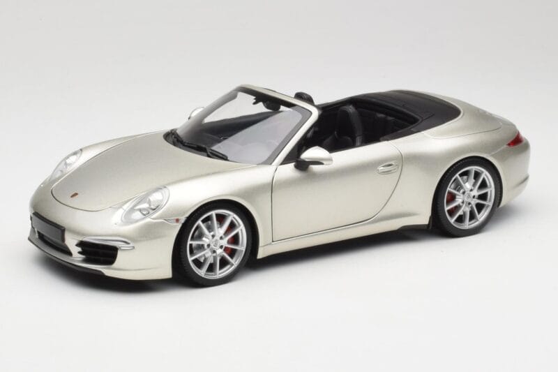 Porsche 911 991 Carrera S Cabriolet GT Zilver Metallic Minichamps 1:18 100061030 Metaal