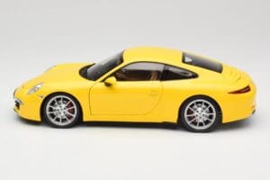 Porsche 911 991 Carrera S Racing Yellow Minichamps 1:18 100061021 Metaal — afbeelding 4 van 8