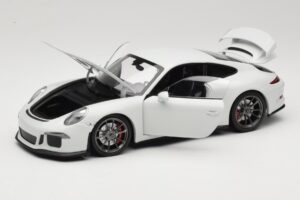 Porsche 911 991 GT3 Wit Met Zilveren Velgen Minichamps 1:18 113062721 Metaal — afbeelding 2 van 8