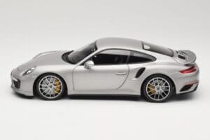 Porsche 911 991 Turbo S Zilver Minichamps 1:18 113067126 Metaal — afbeelding 4 van 8