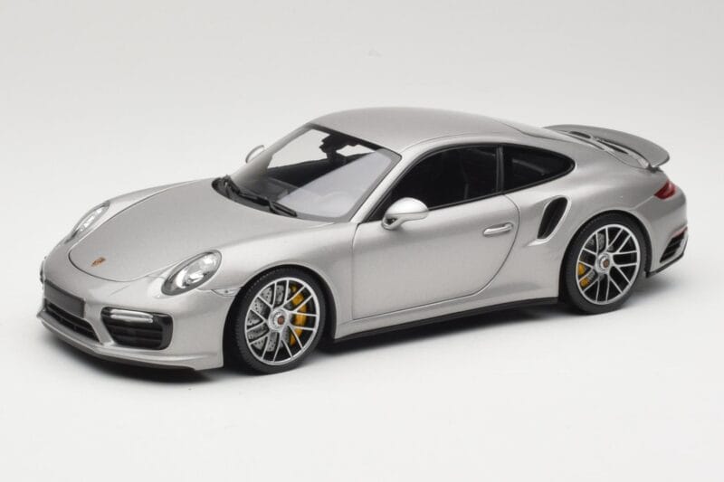 Porsche 911 991 Turbo S Zilver Minichamps 1:18 113067126 Metaal