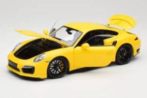 Porsche 911 991 Turbo S Geel Met Zwarte Velgen Minichamps 1:18 110062321 Metaal — afbeelding 2 van 8