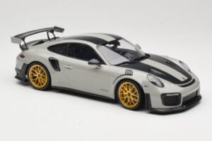 Porsche 911 991.2 GT2 RS Chalk Weissach Package Gouden Velgen Minichamps 1:18 155068304 Metaal — afbeelding 4 van 6