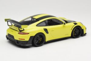 Porsche 911 GT2 RS 991.2 Weissach Package Groen Zwarte Velgen Minichamps 1:18 155068300-1 Metaal — afbeelding 2 van 6