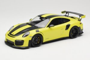 Porsche 911 GT2 RS 991.2 Weissach Package Groen Zwarte Velgen Minichamps 1:18 155068300-1 Metaal