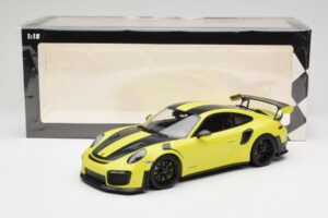 Porsche 911 GT2 RS 991.2 Weissach Package Groen Zwarte Velgen Minichamps 1:18 155068300-1 Metaal — afbeelding 6 van 6