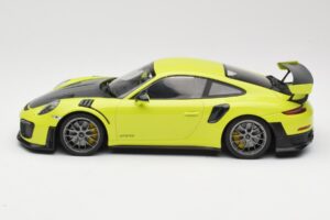 Porsche 911 991.2 GT2 RS Limoengroen met Zilveren Velgen Minichamps 1:18 155068309 Metaal — afbeelding 3 van 6