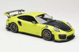 Porsche 911 991.2 GT2 RS Limoengroen met Zilveren Velgen Minichamps 1:18 155068309 Metaal — afbeelding 4 van 6