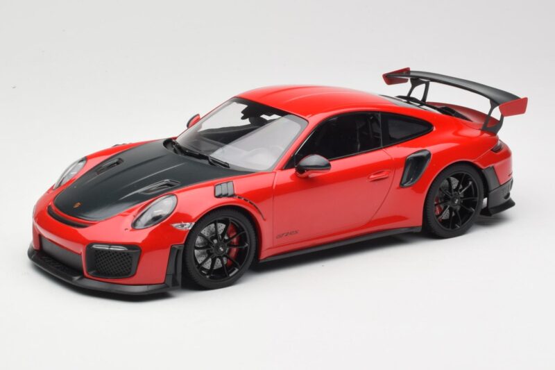 Porsche 911 GT2 RS 991.2 Rood Zwarte Velgen Minichamps 1:18 155068307 Metaal