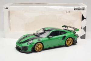 Porsche 911 991.2 GT2 RS Weissach Package British Racing Groen & Gouden Wielen Minichamps 1:18 153068318 Metaal — afbeelding 6 van 6
