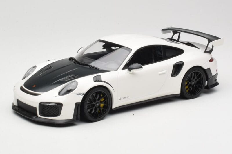 Porsche 911 991.2 GT2 RS Wit met Zwarte Velgen Minichamps 1:18 155068310 Metaal