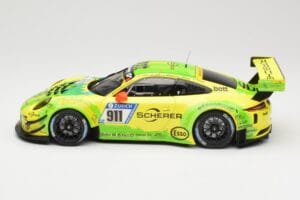 Porsche 911 991.2 GT3 R #911 Manthey Racing R. Dumas / F. Makowiecki 24 Hours of Nurburgring 2017 Minichamps 1:18 155176911 M — afbeelding 3 van 6