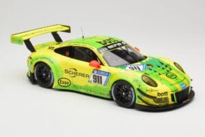 Porsche 911 991.2 GT3 R #911 Manthey Racing R. Dumas / F. Makowiecki 24 Hours of Nurburgring 2017 Minichamps 1:18 155176911 M — afbeelding 4 van 6