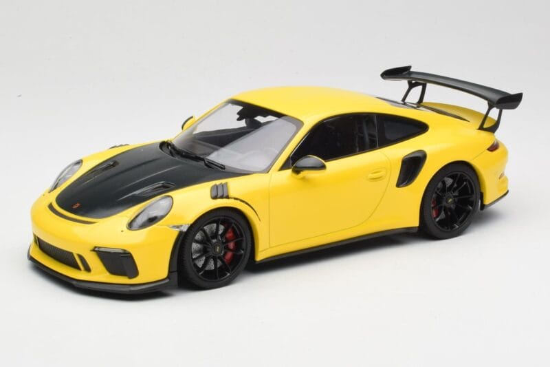 Porsche 911 991.2 GT3 RS Geel met Zwarte Velgen Minichamps 1:18 155068231 Metaal