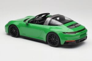 Porsche 911 991.2 Targa 4 GTS British Racing Groen Minichamps 1:18 155061065 Metaal — afbeelding 5 van 6