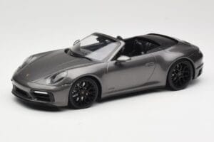 Porsche 911 992 Carrera 4 GTS Cabriolet Grey Metallic Minichamps 1:18 155063031 Metaal