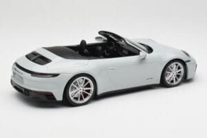 Porsche 911 992 Carrera 4 GTS Cabriolet Grijs Minichamps 1:18 155063034 Metaal — afbeelding 3 van 6