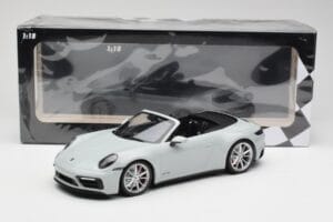 Porsche 911 992 Carrera 4 GTS Cabriolet Grijs Minichamps 1:18 155063034 Metaal — afbeelding 6 van 6