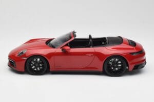 Porsche 911 992 Carrera 4 GTS Cabriolet Rood Minichamps 1:18 155063032 Metaal — afbeelding 3 van 6