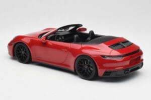Porsche 911 992 Carrera 4 GTS Cabriolet Rood Minichamps 1:18 155063032 Metaal — afbeelding 5 van 6