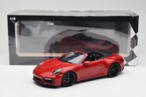 Porsche 911 992 Carrera 4 GTS Cabriolet Rood Minichamps 1:18 155063032 Metaal — afbeelding 6 van 6