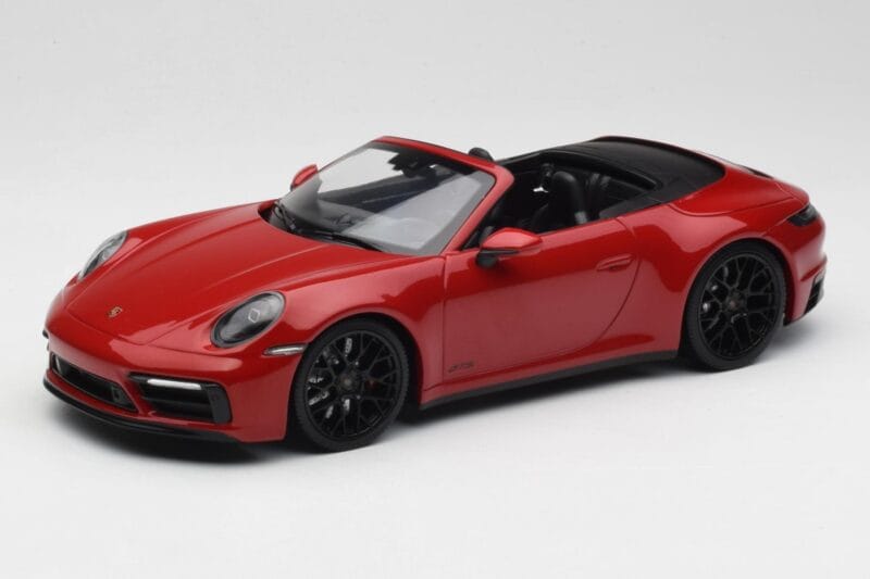 Porsche 911 992 Carrera 4 GTS Cabriolet Rood Minichamps 1:18 155063032 Metaal