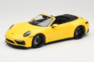 Porsche 911 992 Carrera 4 GTS Cabriolet Geel Minichamps 1:18 155063030 Metaal