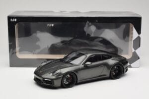 Porsche 911 992 Carrera 4 GTS Green Metallic Minichamps 1:18 155063101 Metaal — afbeelding 6 van 6
