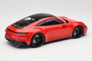 Porsche 911 992 Carrera 4 GTS Rood Minichamps 1:18 155063100 Metaal — afbeelding 2 van 6