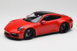 Porsche 911 992 Carrera 4 GTS Rood Minichamps 1:18 155063100 Metaal