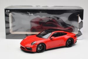 Porsche 911 992 Carrera 4 GTS Rood Minichamps 1:18 155063100 Metaal — afbeelding 6 van 6
