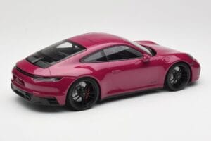 Porsche 911 992 Carrera 4 GTS Rubystar Minichamps 1:18 155063102 Metaal — afbeelding 2 van 6