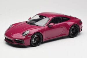 Porsche 911 992 Carrera 4 GTS Rubystar Minichamps 1:18 155063102 Metaal