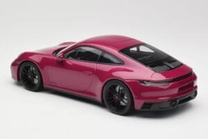 Porsche 911 992 Carrera 4 GTS Rubystar Minichamps 1:18 155063102 Metaal — afbeelding 5 van 6
