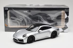 Porsche 911 992 Carrera 4 GTS Zilver Minichamps 1:18 155063104 Metaal — afbeelding 6 van 6
