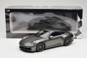 Porsche 911 992 Carrera 4S Aventurine Green Metallic Minichamps 1:18 155067328 Metaal — afbeelding 6 van 6
