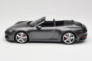 Porsche 911 992 Carrera 4S Cabriolet Agate Grey Metallic Minichamps 1:18 155067336 Metaal — afbeelding 3 van 6