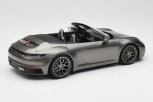 Porsche 911 992 Carrera 4S Cabriolet Mamba Green Metallic Minichamps 1:18 155067337 Metaal — afbeelding 2 van 6
