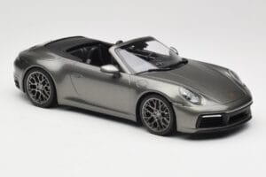 Porsche 911 992 Carrera 4S Cabriolet Mamba Green Metallic Minichamps 1:18 155067337 Metaal — afbeelding 4 van 6