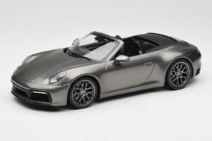 Porsche 911 992 Carrera 4S Cabriolet Mamba Green Metallic Minichamps 1:18 155067337 Metaal